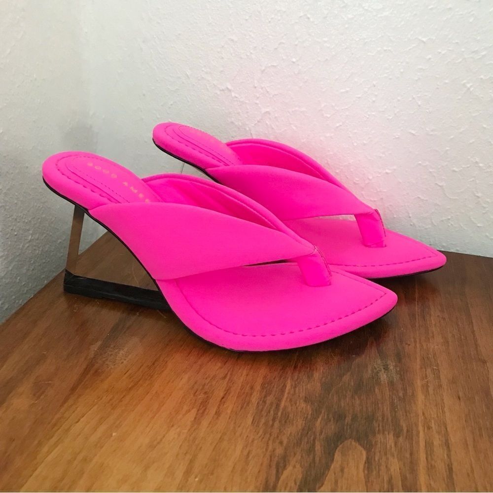 GOOD AMERICAN Neon Pink Cinderella Lucite Wedge Heel Thong Scuba Womens Size 4‎